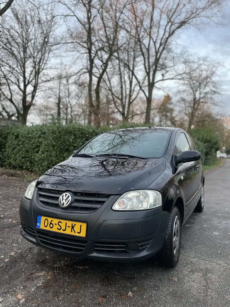 Volkswagen Fox 1.4 Trendline Zwart - 1