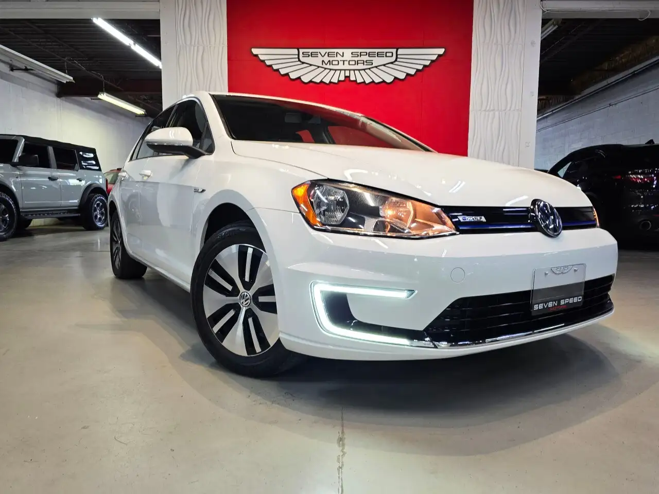 Volkswagen e-Golf снимка Volkswagen e-Golf