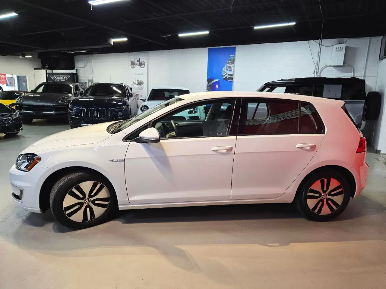 Volkswagen e-Golf снимка Volkswagen e-Golf
