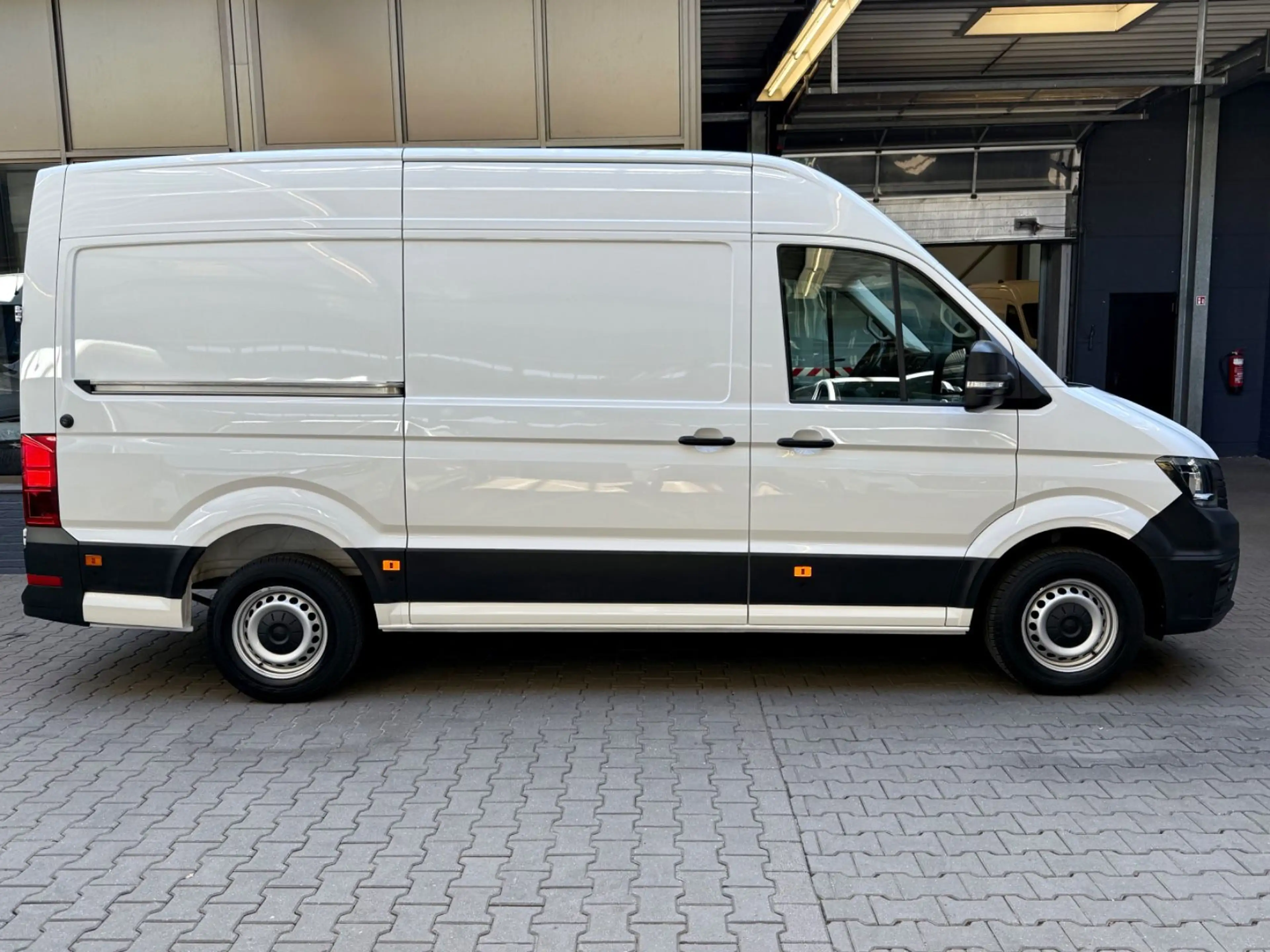 Volkswagen Crafter 2.0 TDI L3H3 3,5t KLIMA CAM PDC DAB NAVI — photo 12