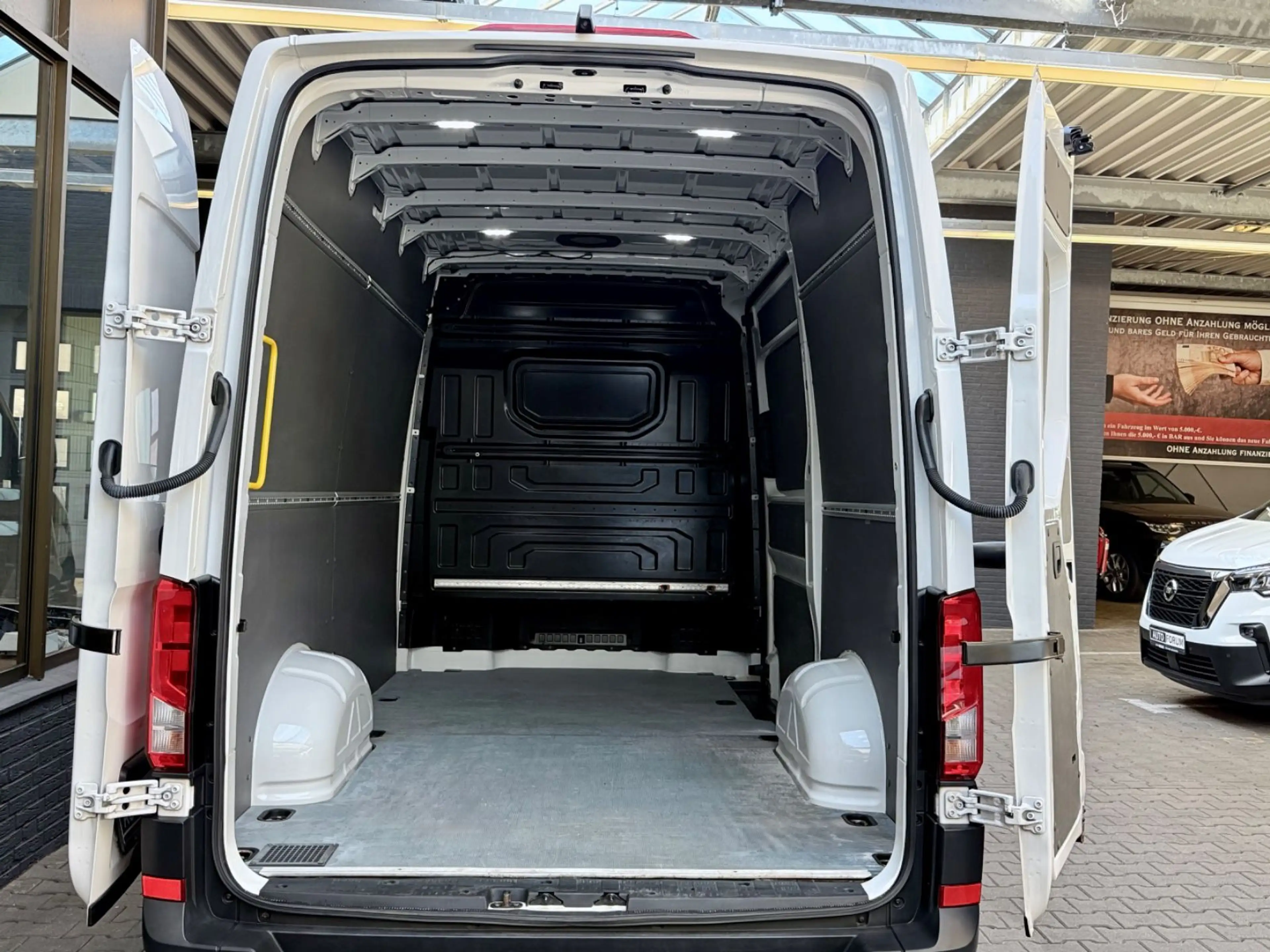 Volkswagen Crafter 2.0 TDI L3H3 3,5t KLIMA CAM PDC DAB NAVI — photo 10