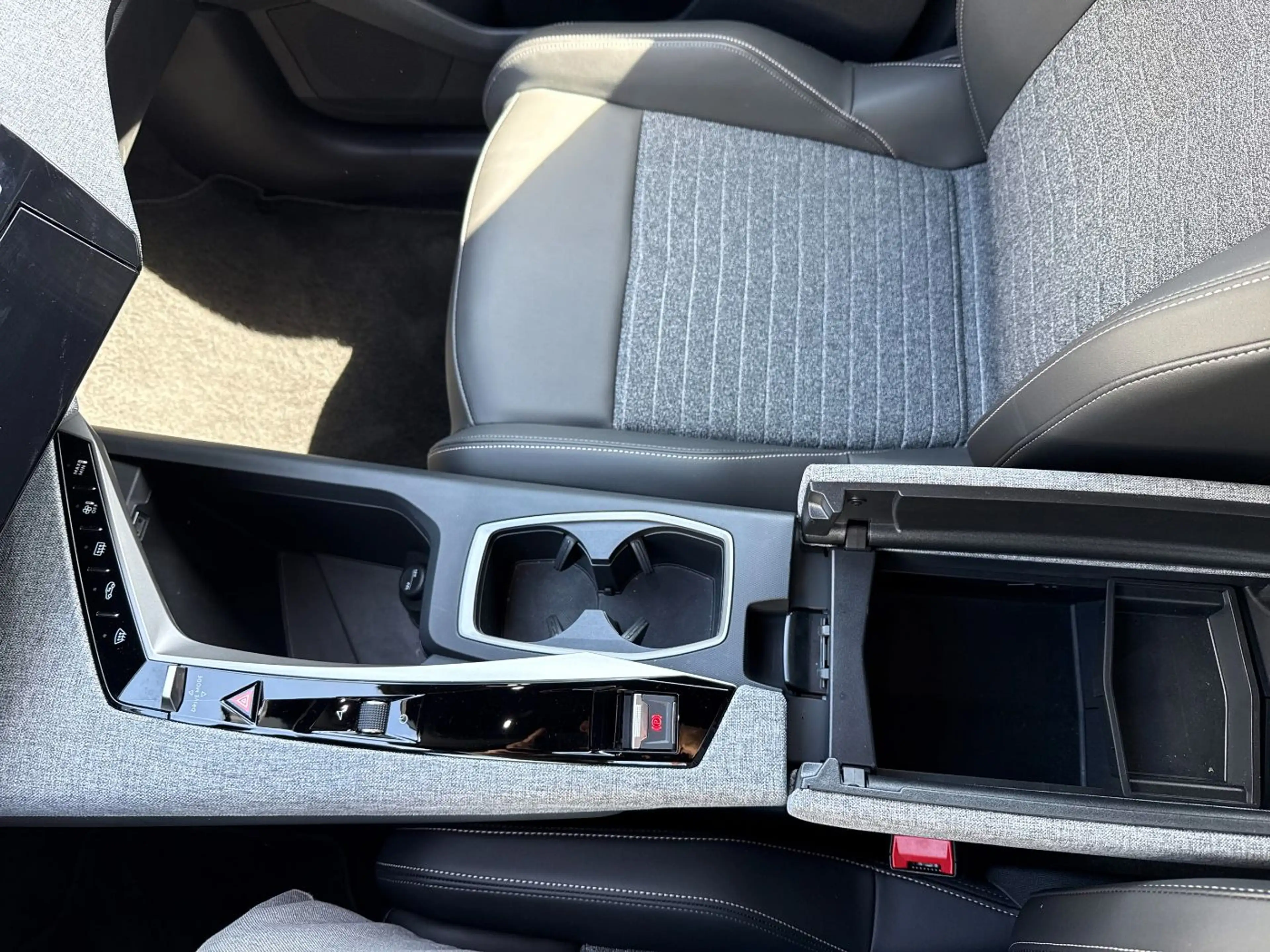Peugeot 5008 Allure 7Sitzer+ Kamera+ LED+SHZ+2xKlima — photo 14