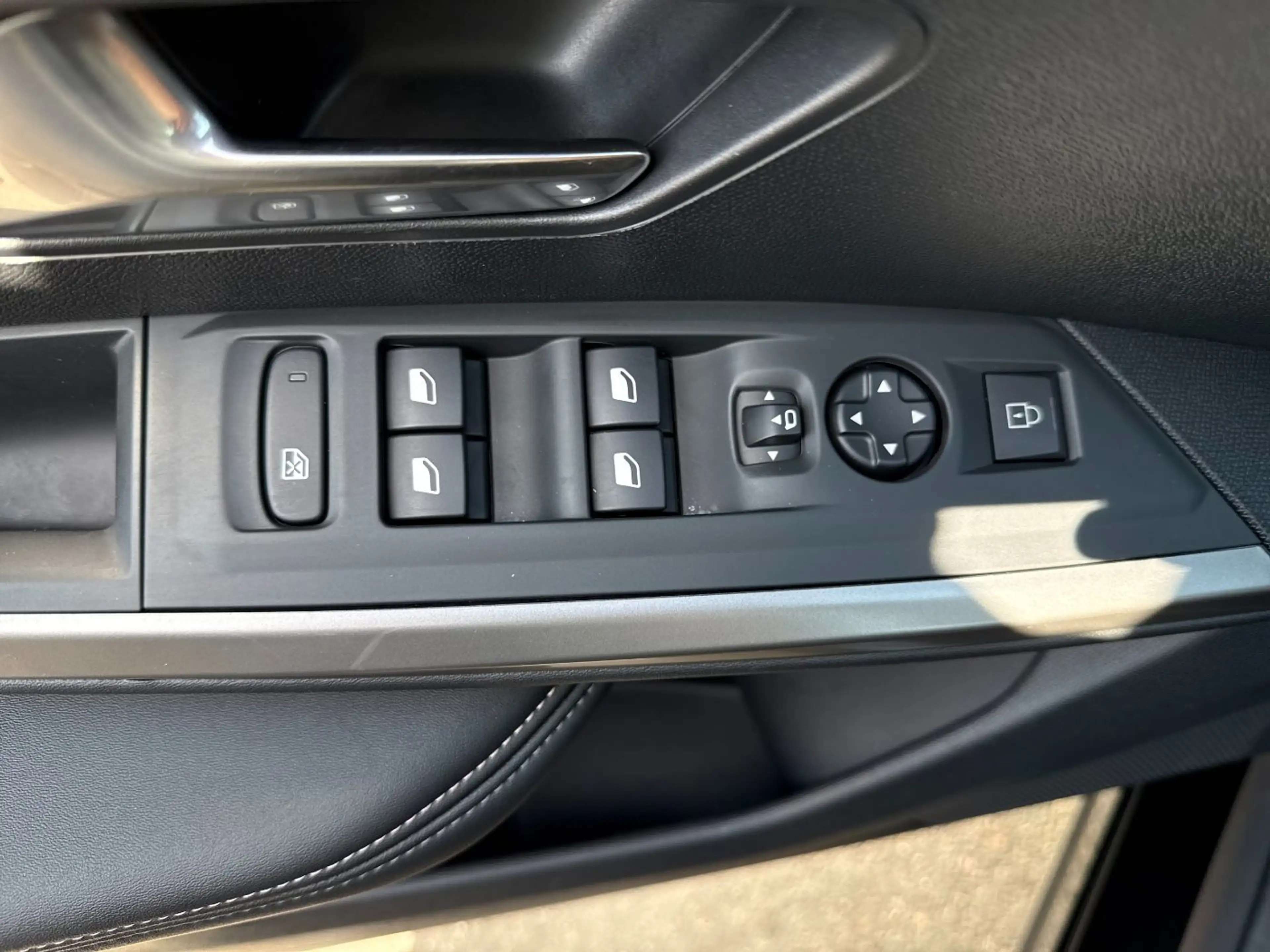 Peugeot 5008 Allure 7Sitzer+ Kamera+ LED+SHZ+2xKlima — photo 13