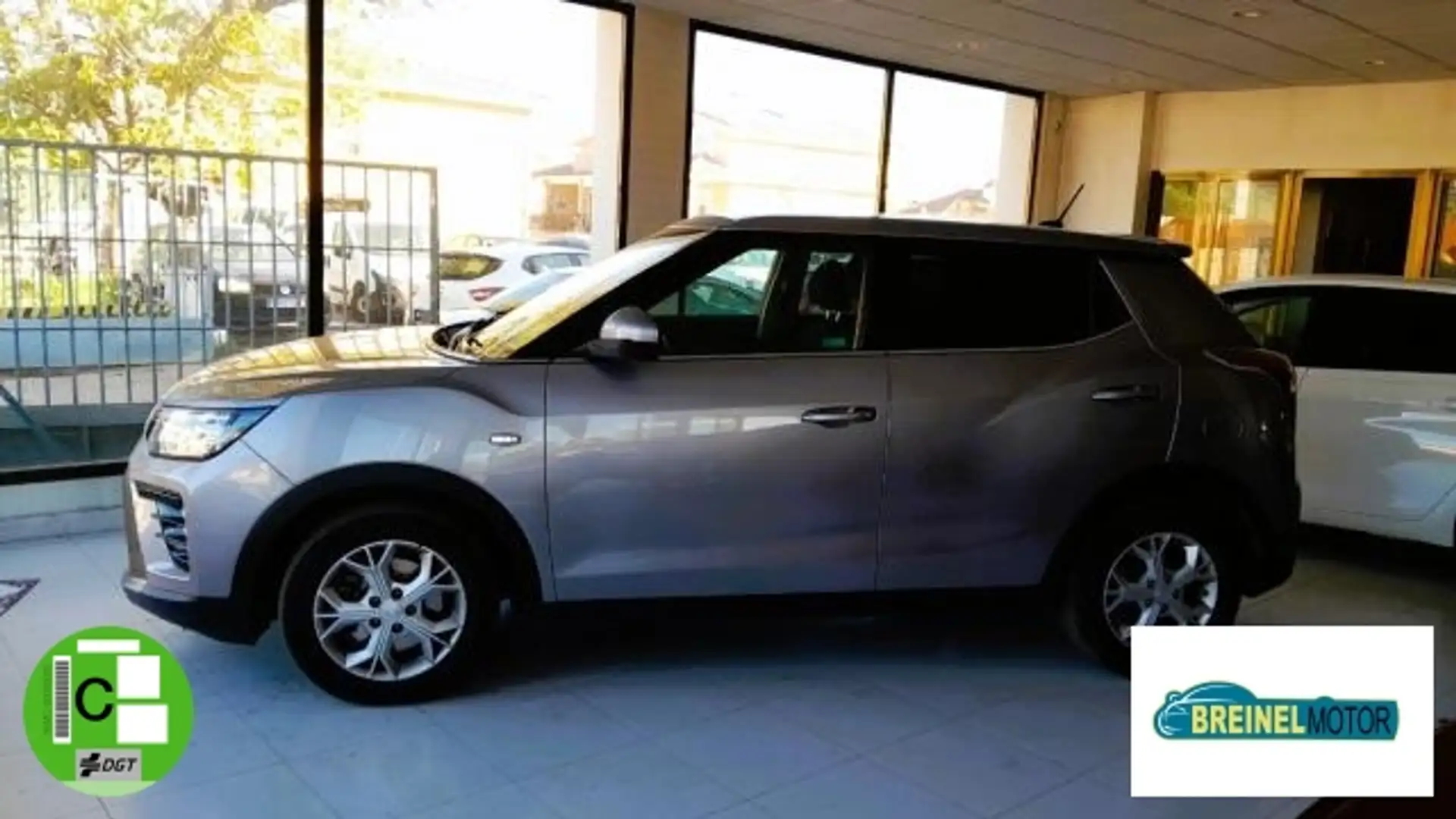 SsangYong Tivoli G15 Urban 4x2 Beige - 2
