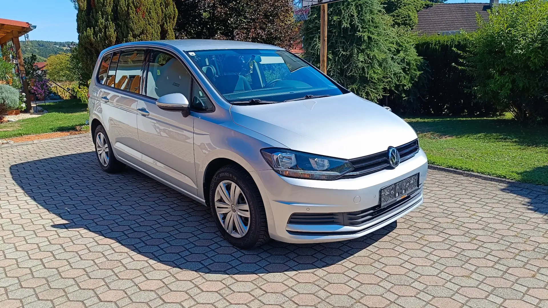 Volkswagen Touran 1.6 TDI SCR (BlueMotion Technology) - 1