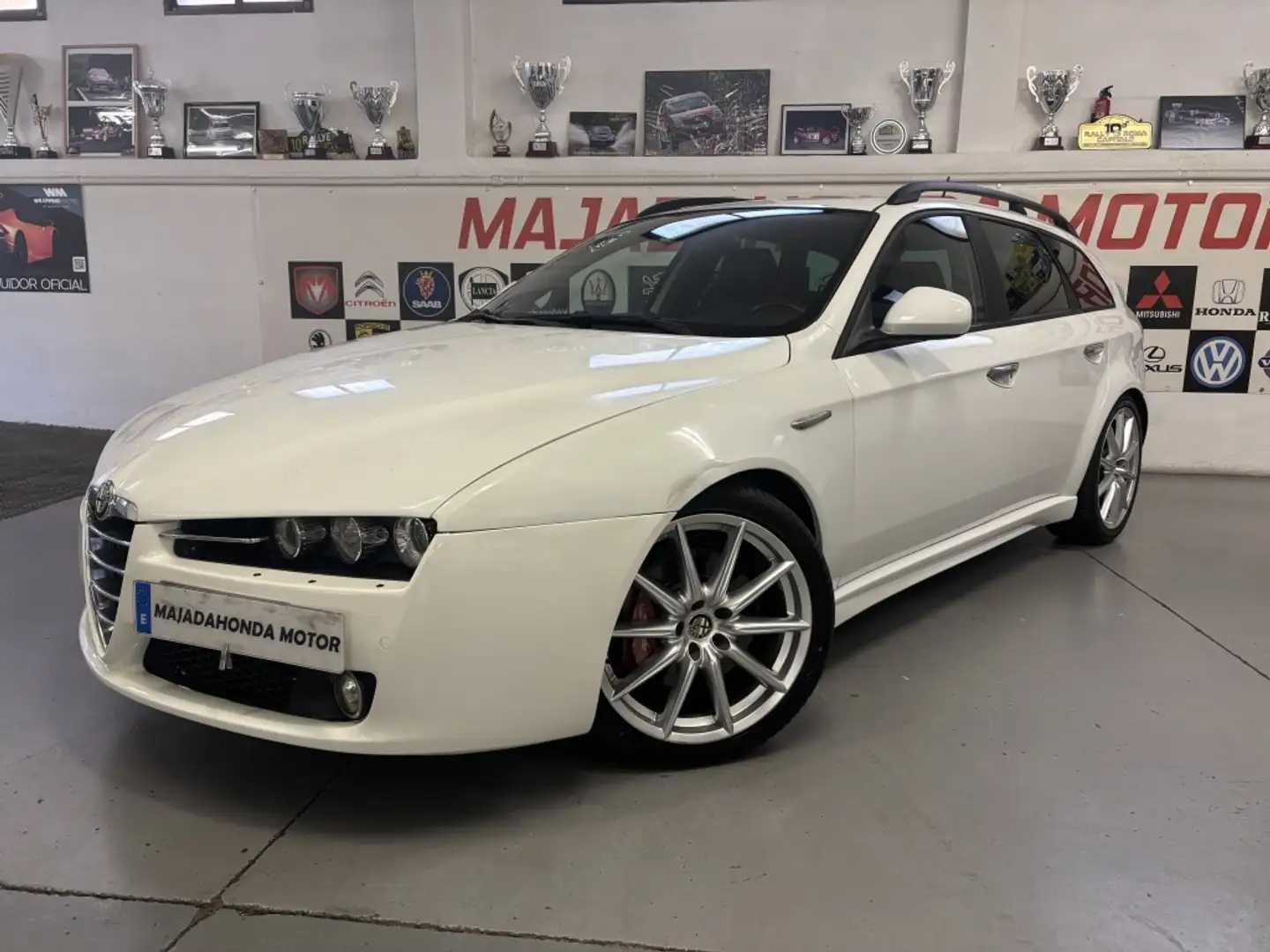 Alfa Romeo 159 Sportwagon 3.2 JTS Q4 ti Q-tronic Blanc - 1
