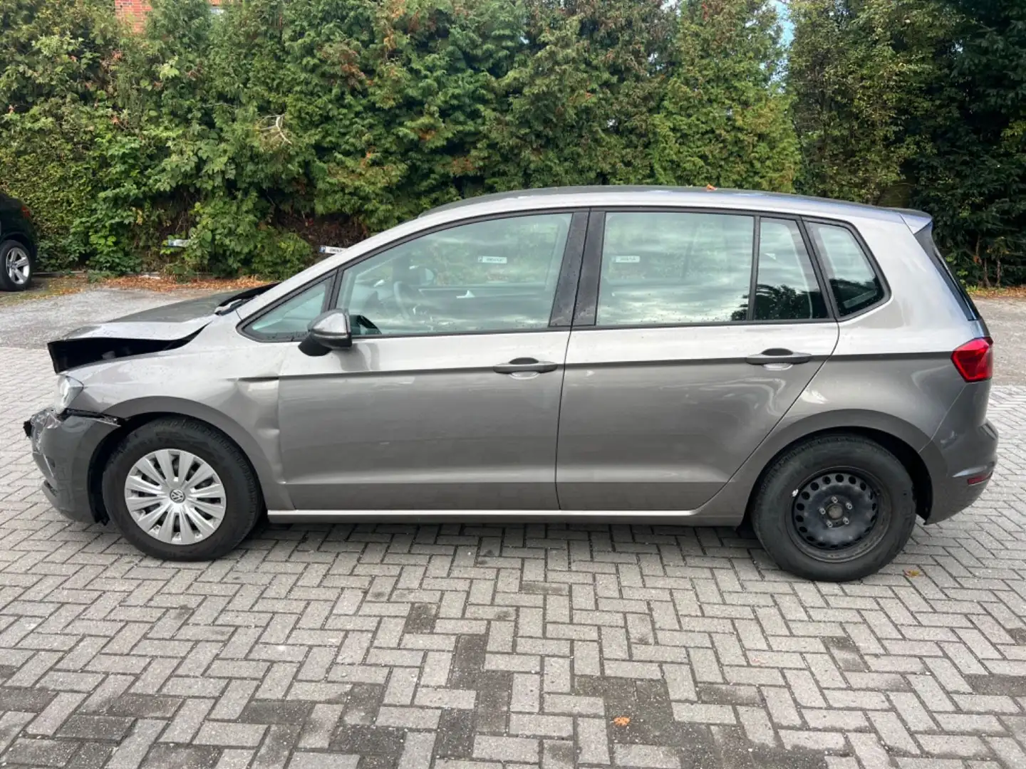 Volkswagen Golf Sportsvan VII Trendline BMT/Start-Stopp Gris - 2