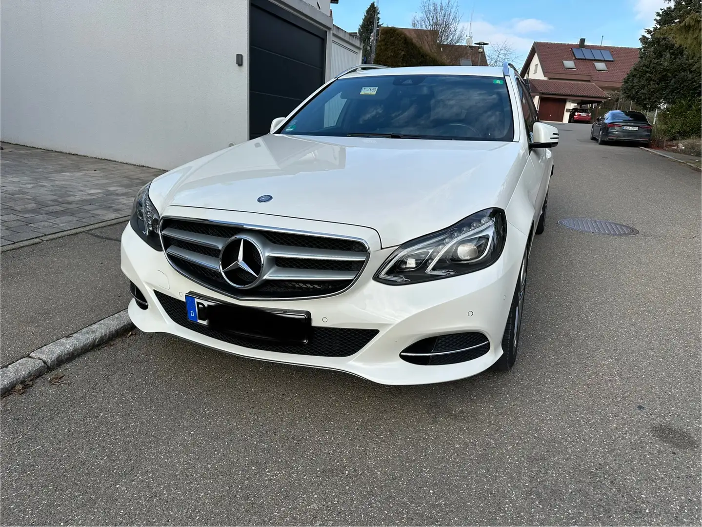 Mercedes-Benz E 220 E 220 CDI BlueEfficiency (212.202) Weiß - 1