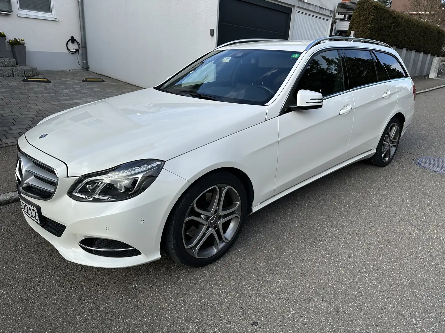 Mercedes-Benz E 220 E 220 CDI BlueEfficiency (212.202) Weiß - 2