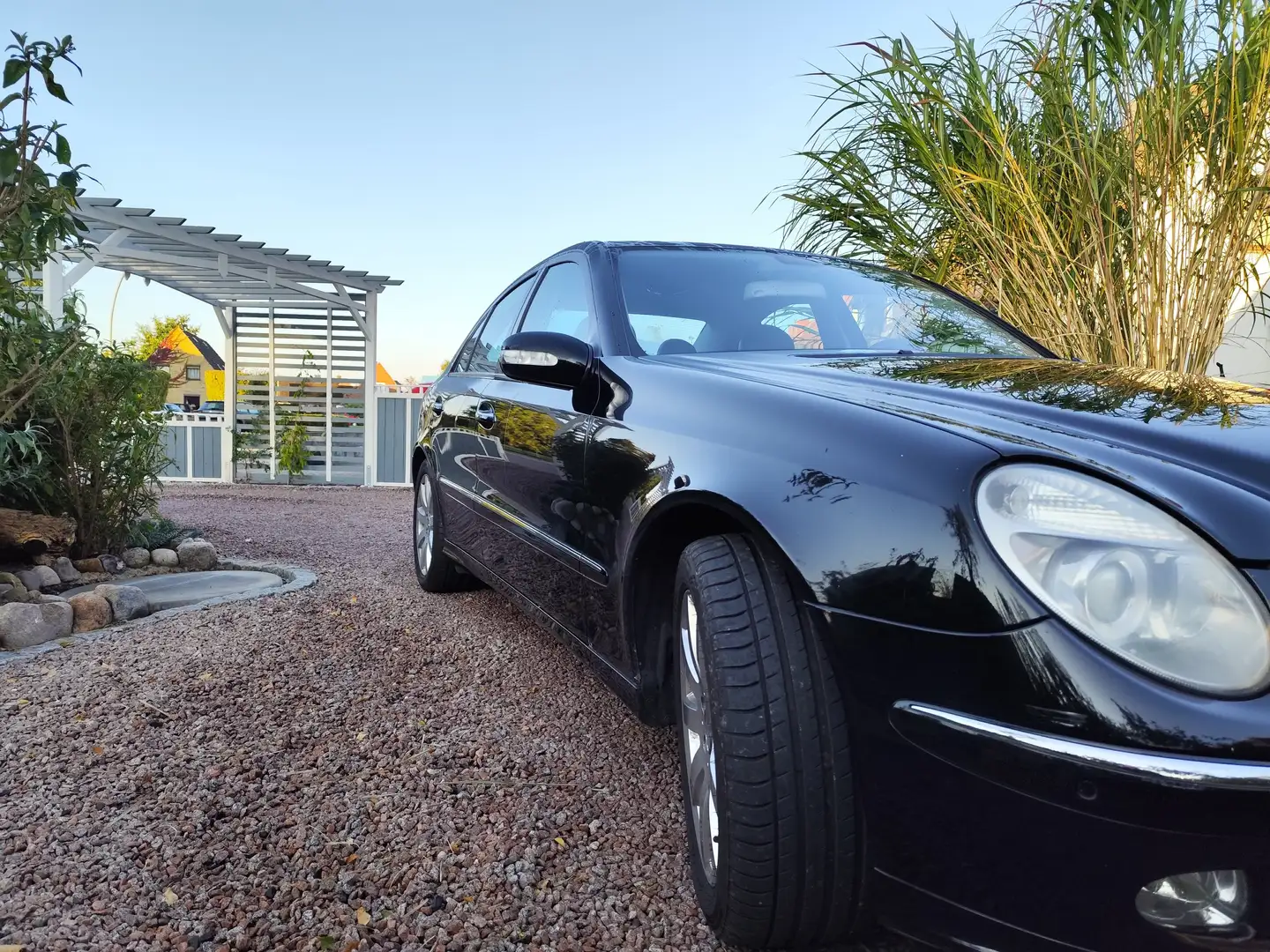 Mercedes-Benz E 500 E-Klasse Avantgarde Schwarz - 2
