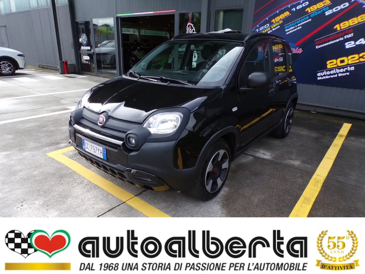 Fiat Panda Cross Hybrid 70cv (KM. 18.502) Negro - 1