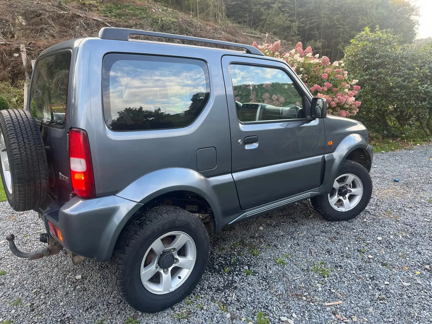 Suzuki Jimny Jimny 1.3i JLX X-Citement Gris - 2
