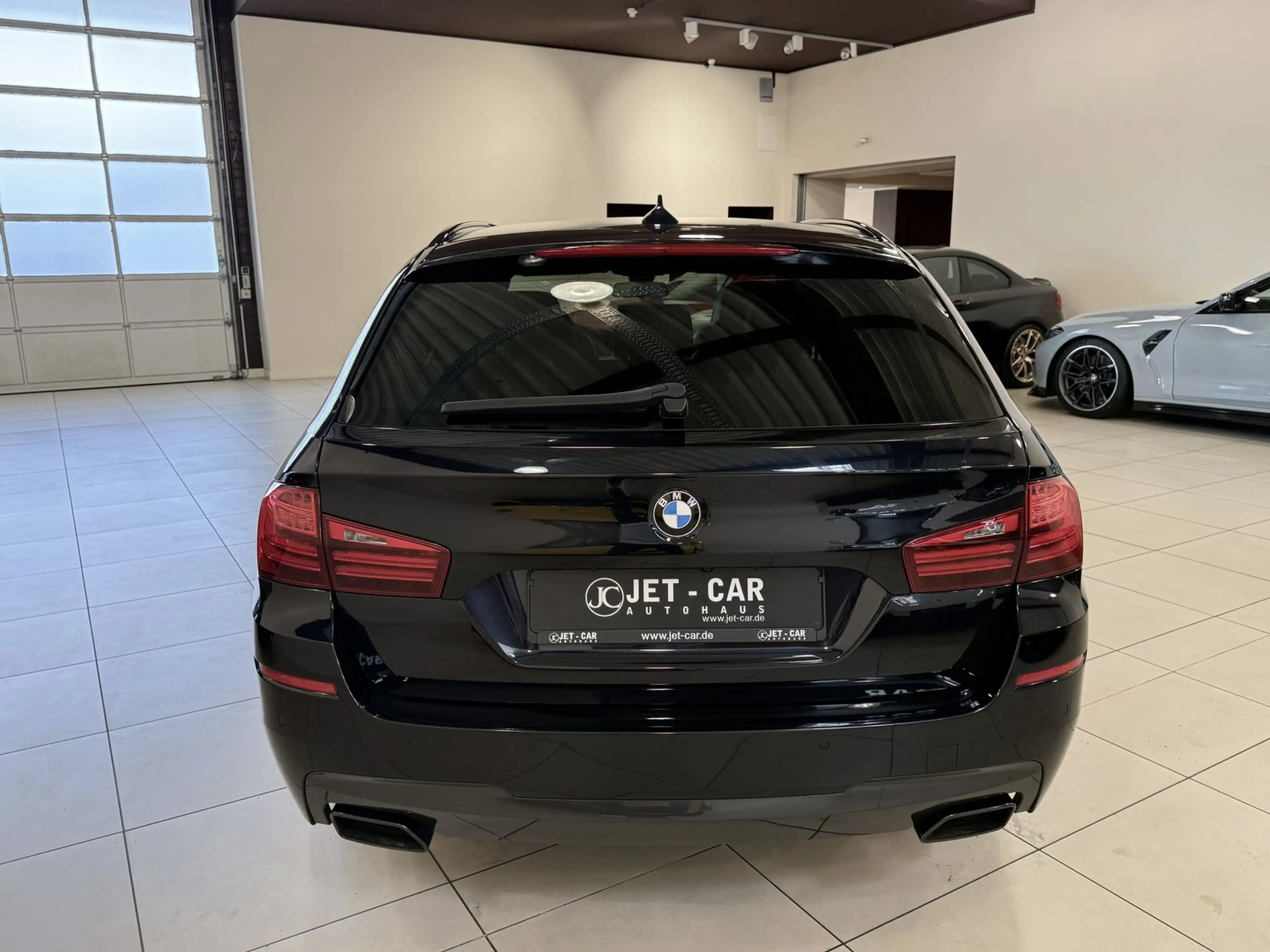 BMW 550 d xDrive *Innovation-LED-20"LM-H&K* — photo 7
