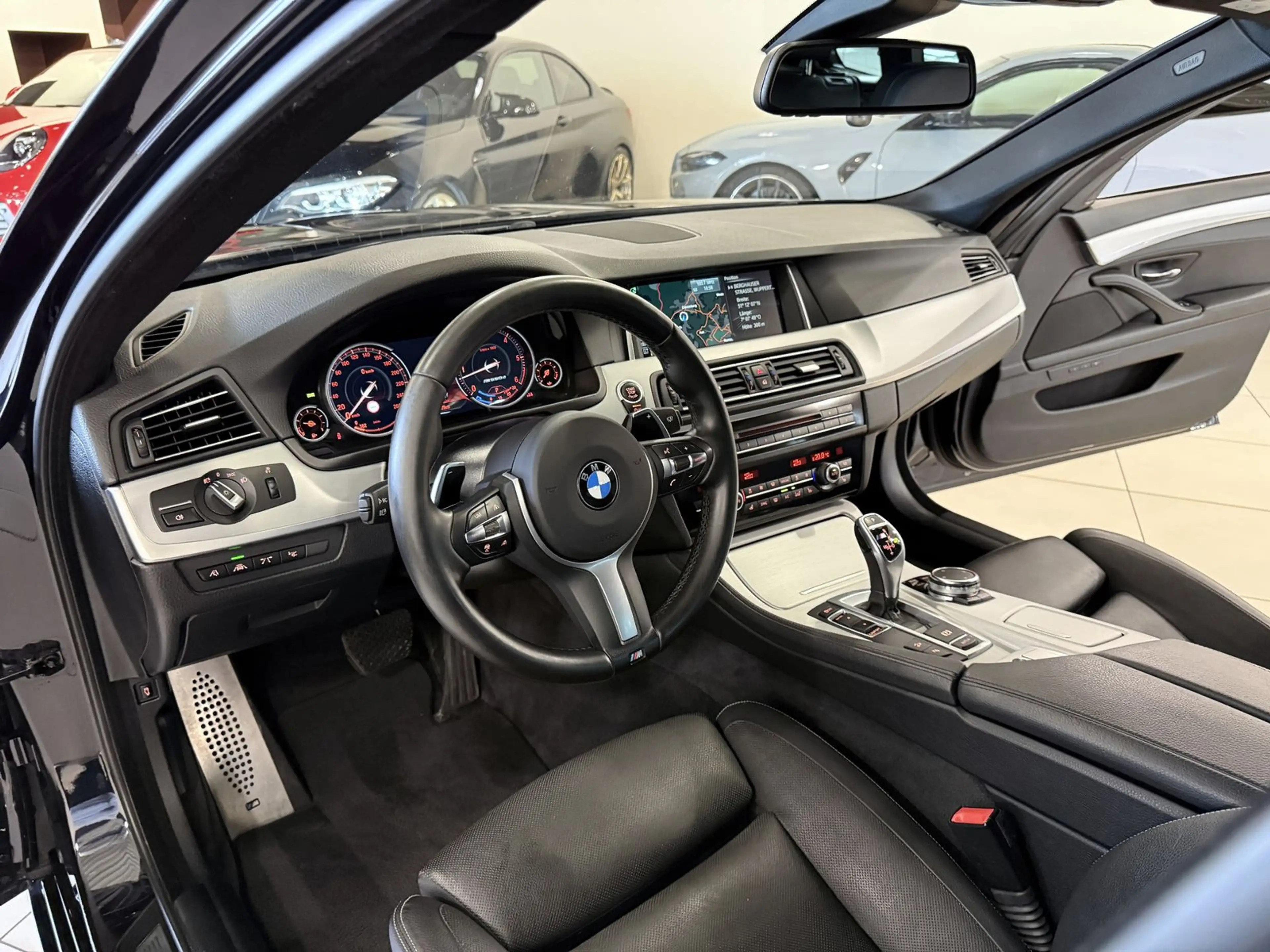 BMW 550 d xDrive *Innovation-LED-20"LM-H&K* — photo 12
