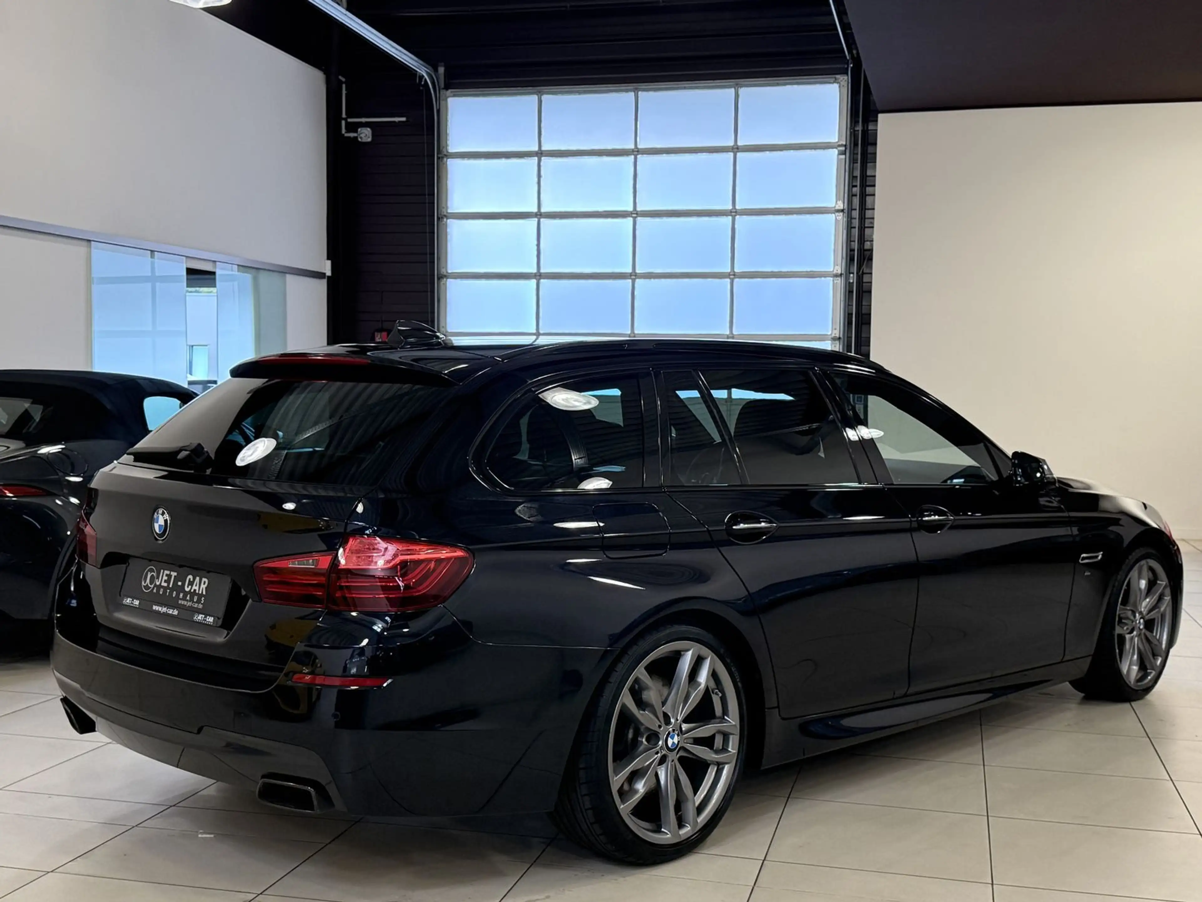 BMW 550 d xDrive *Innovation-LED-20"LM-H&K* — photo 8