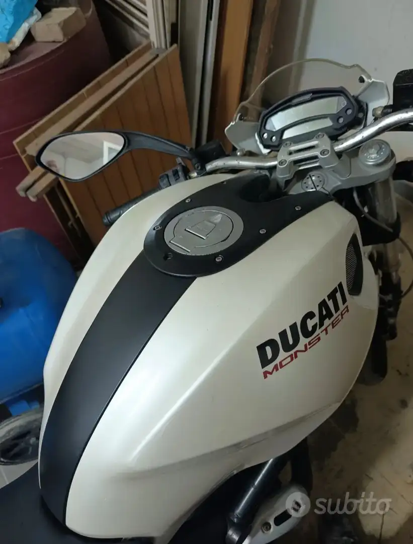 Ducati Monster 696 Blanc - 2