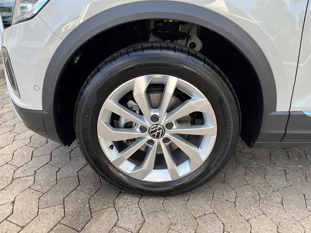 Volkswagen T-Roc view 8