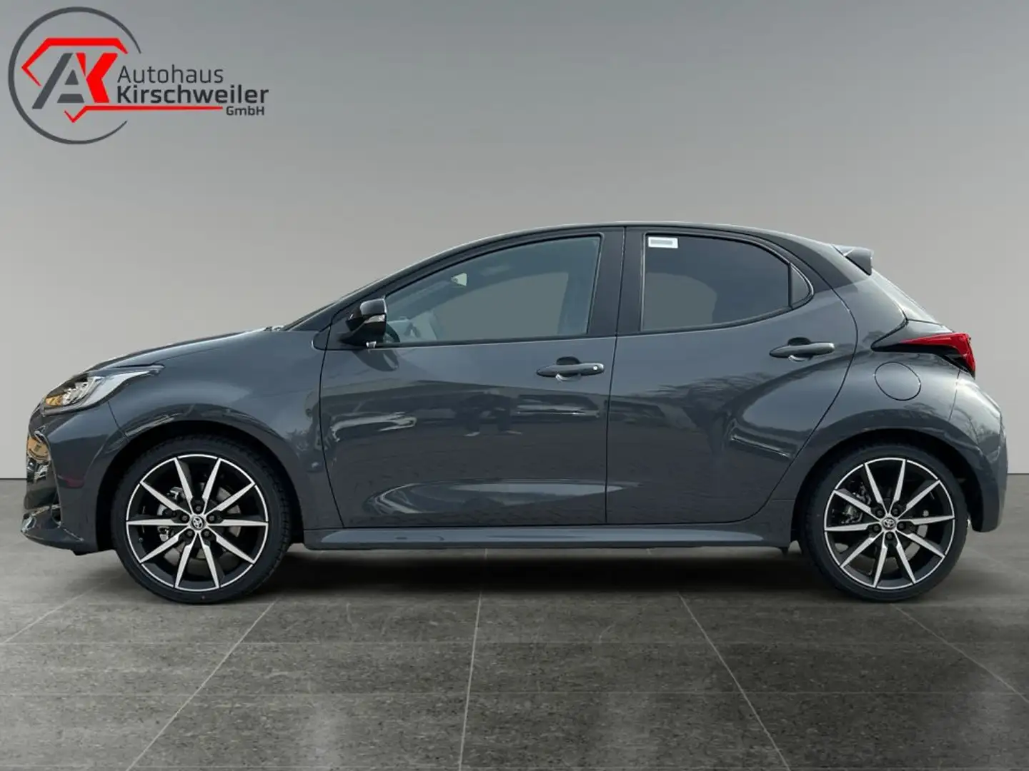 Toyota Yaris Hybrid 130 1.5 VVT-i GR SPORT (XPA1) Grau - 2