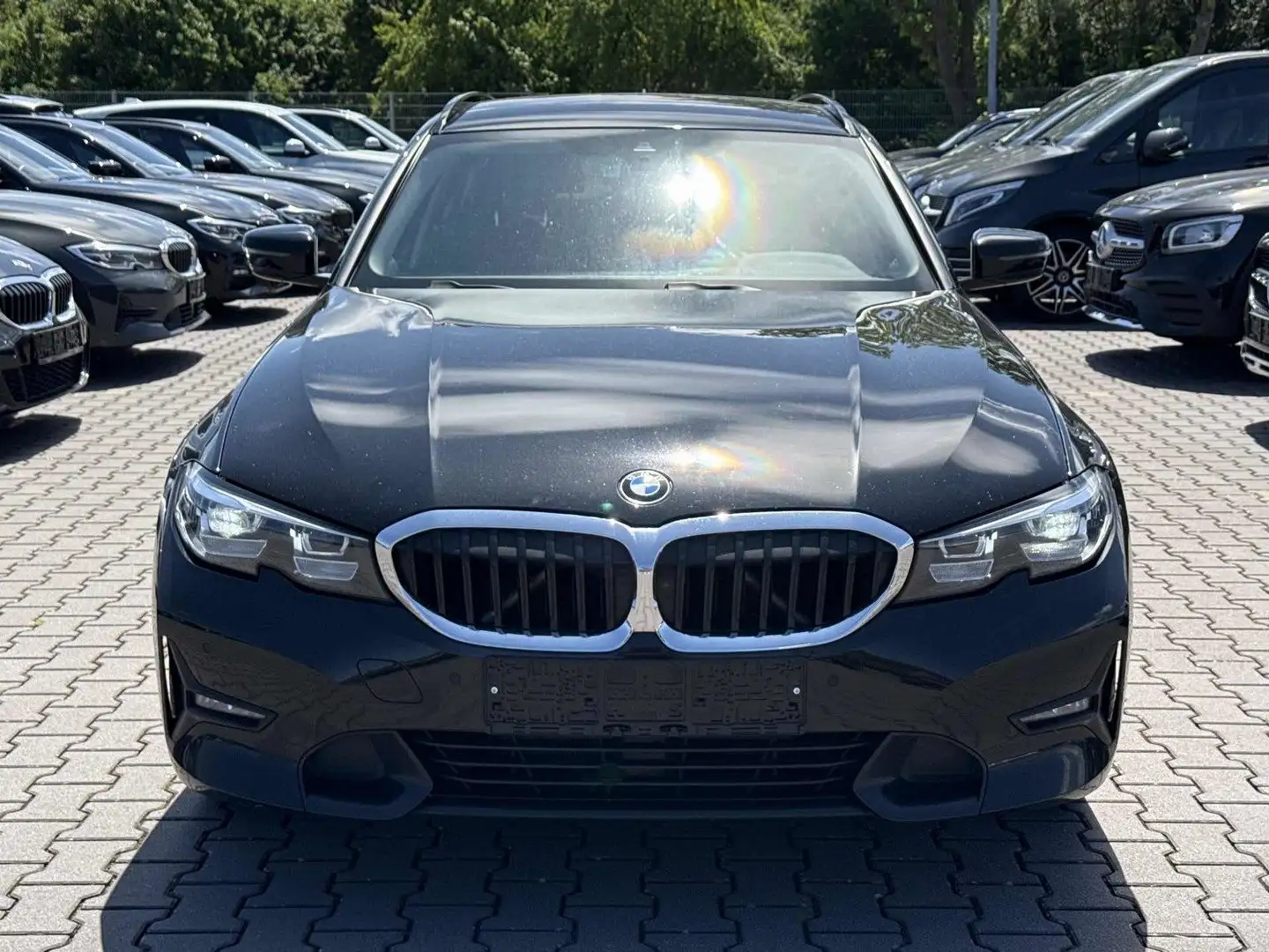 BMW 320 320d xDrive Touring SPORTLINE Schwarz - 2