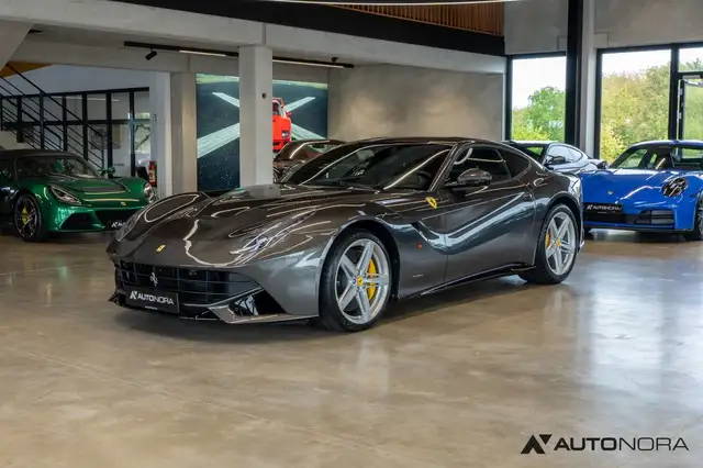 Ferrari F12