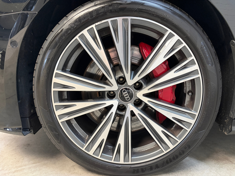 Audi A6 Avant Sport 55 TFSI e quattro S-Line Panoramadak T — photo 9