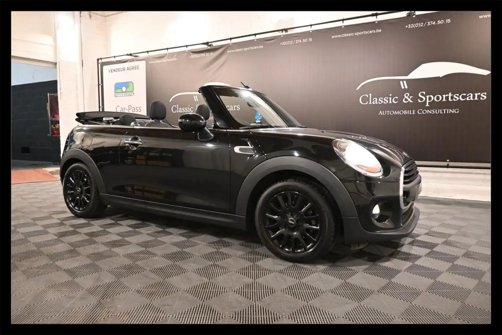 MINI One Cabrio 1.2i ONE CABRIOLET / GPS NAVI / BLUETOOTH / PDC !! Zwart - 1