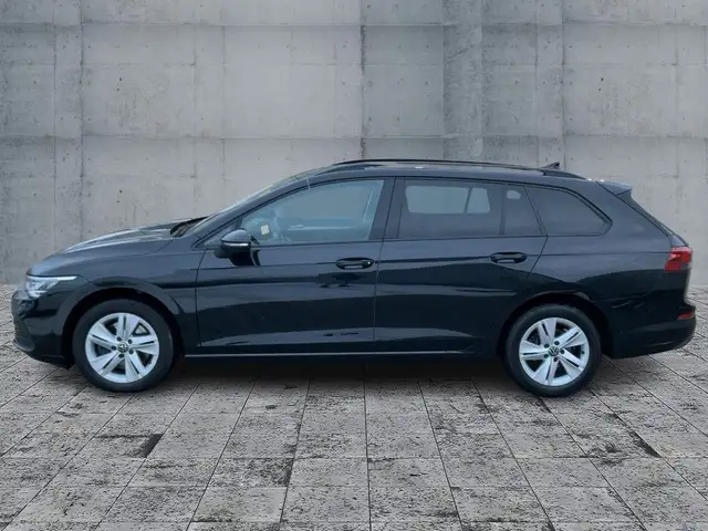 Volkswagen Golf view 4