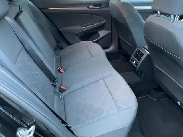Volkswagen Golf view 13