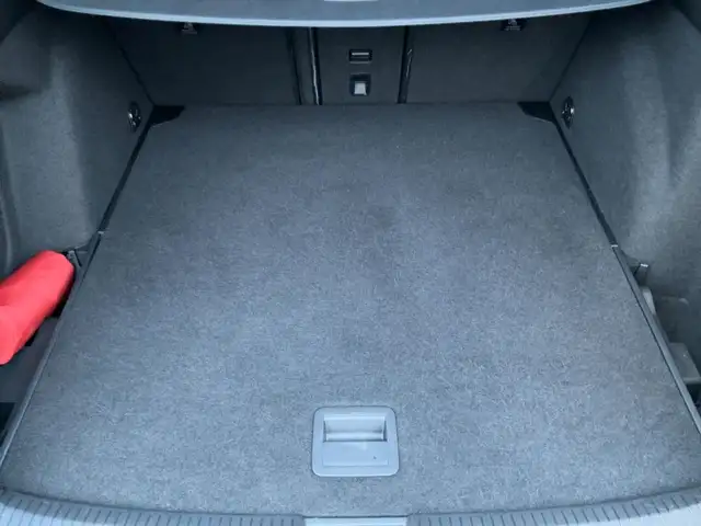 Volkswagen Golf view 14