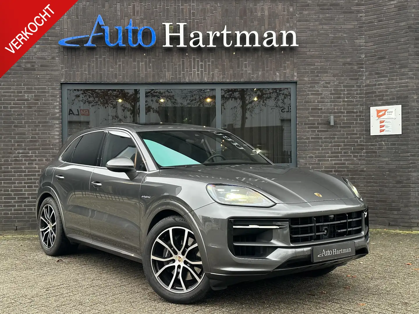 Porsche Cayenne 3.0 E-Hybrid SportDesign Sport-Chrono|PANO|BOSE|AC Gris - 1