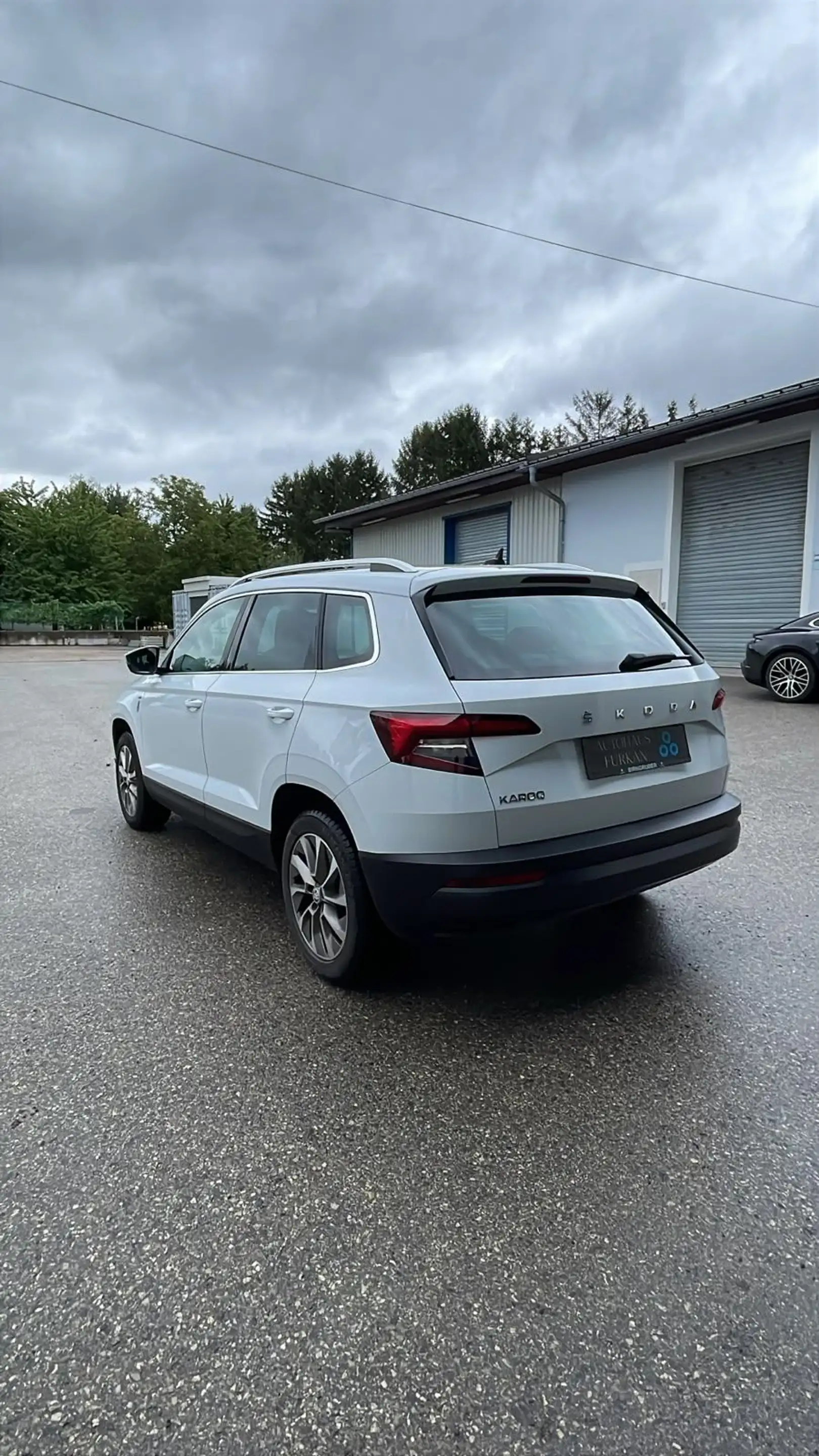 Skoda Karoq 1,0 TSI Ambition SC — photo 2