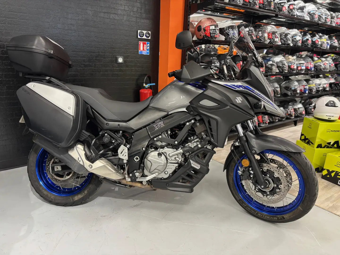 Suzuki V-Strom 650 XT Gris - 2