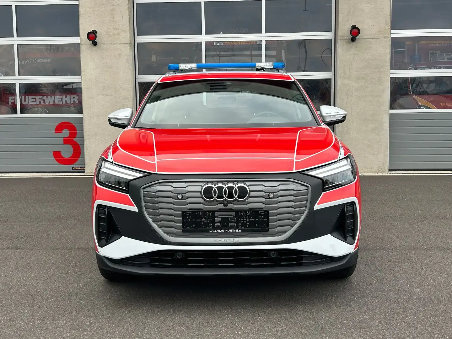 Audi Q4 e-tron 35 *Feuerwehr, Rettung, KdoW, ELW* Weiß - 2