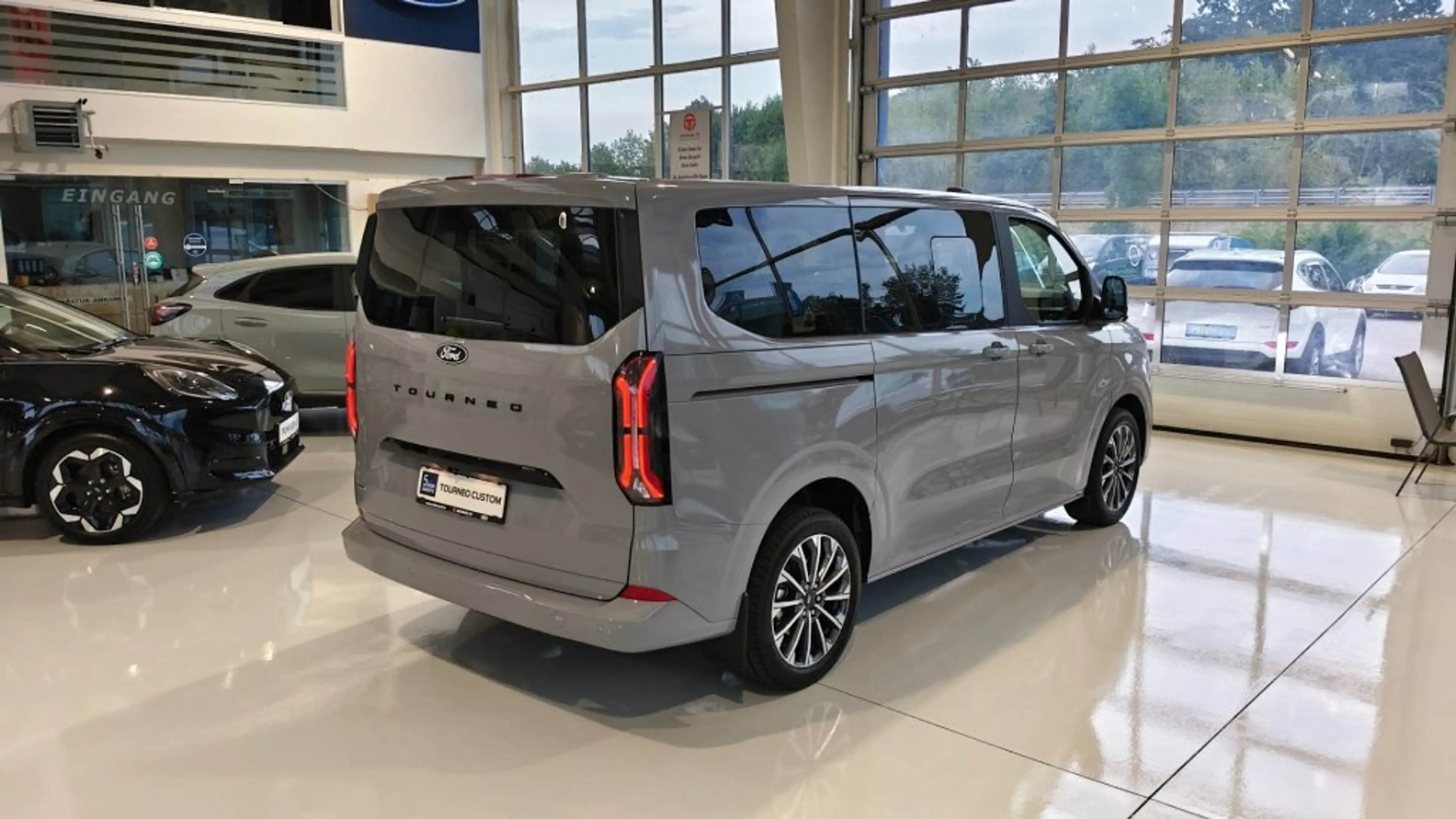 Ford Tourneo Custom Titanium X 340 L1 PHEV Automatik — photo 6
