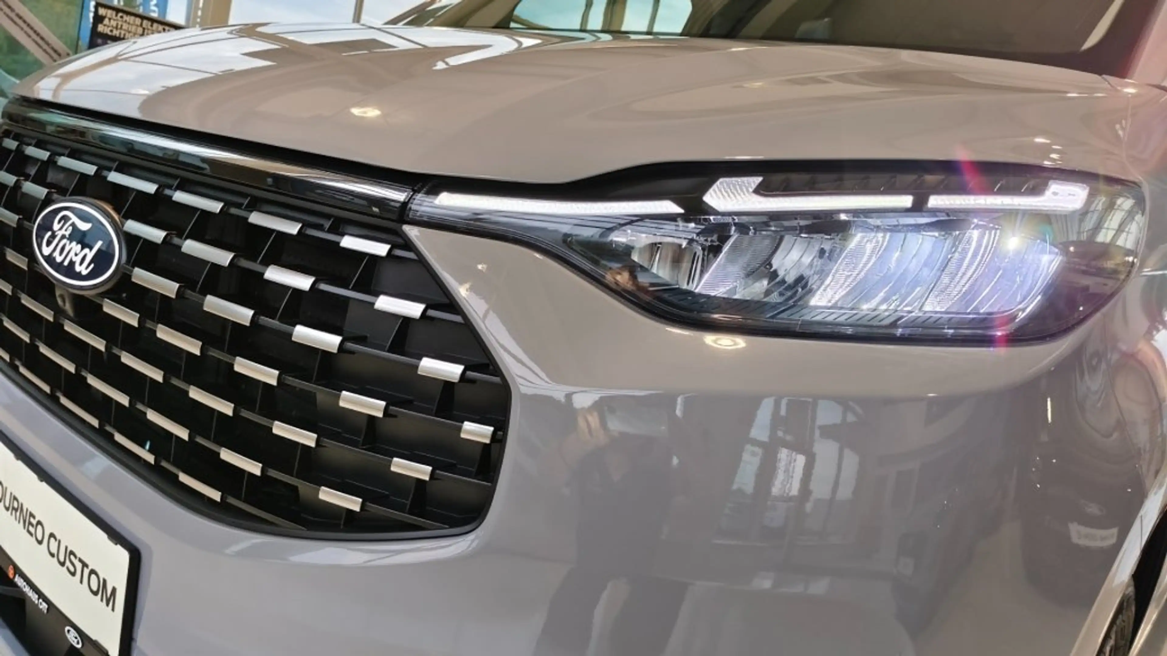 Ford Tourneo Custom Titanium X 340 L1 PHEV Automatik — photo 9