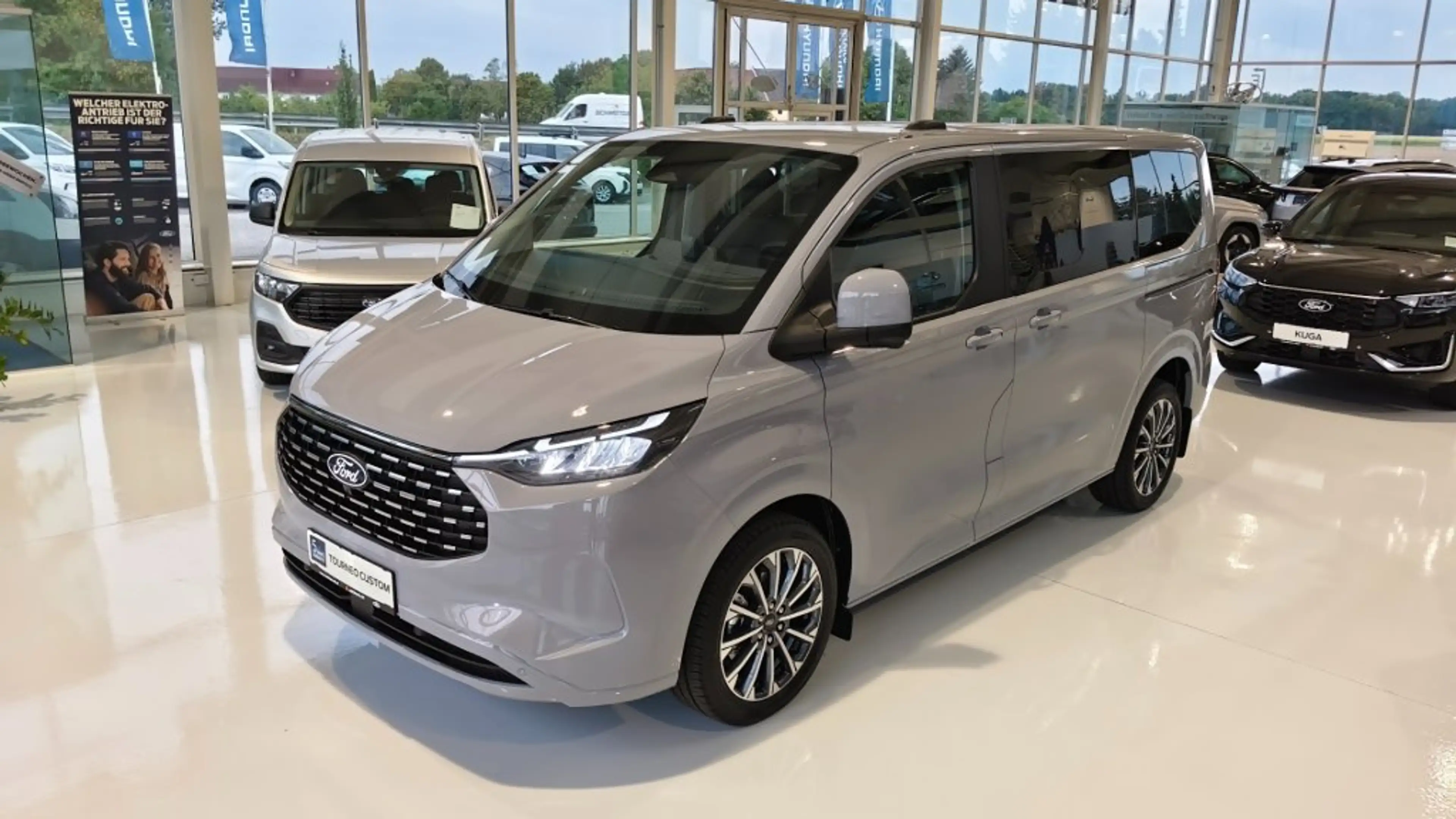 Ford Tourneo Custom Titanium X 340 L1 PHEV Automatik — photo 2
