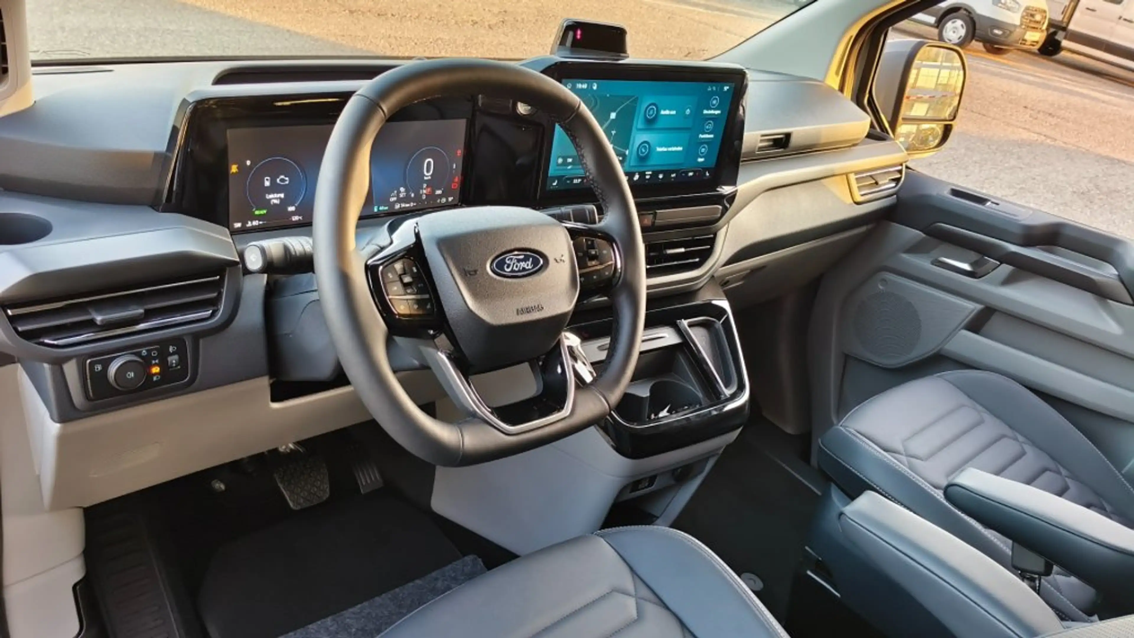 Ford Tourneo Custom Titanium X 340 L1 PHEV Automatik — photo 14