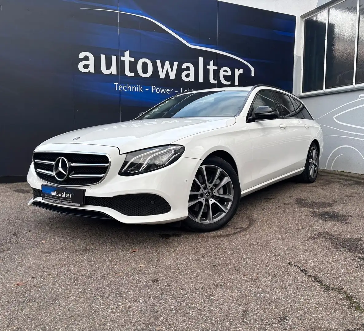 Mercedes-Benz E 220 T d 4Matic,Avantgarde,AHK Schwenkbar Weiß - 1