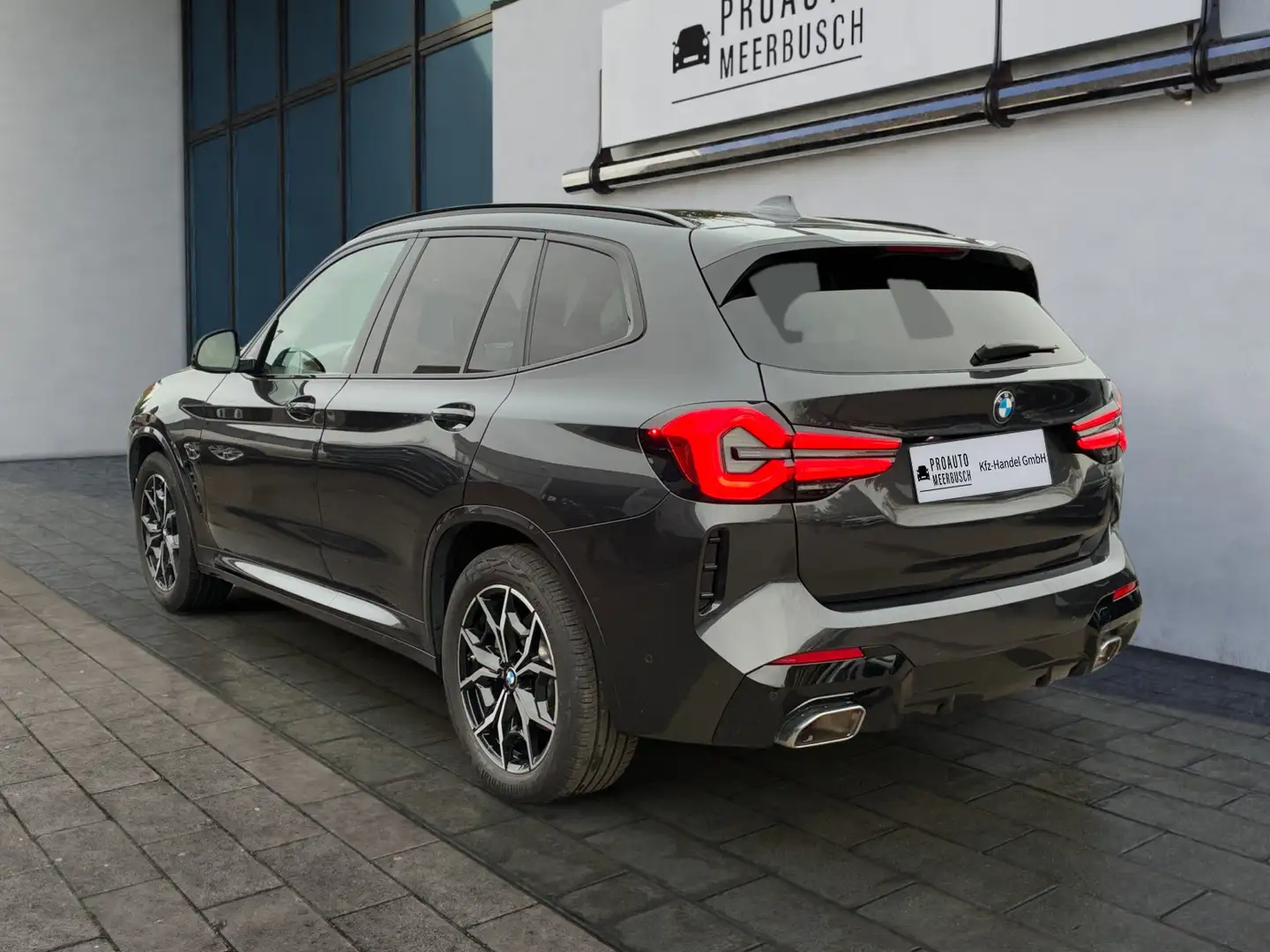 BMW X3 xDrive 20i M Sport AHK/ACC/LASER/HUD/PANO/H&K Grau - 2