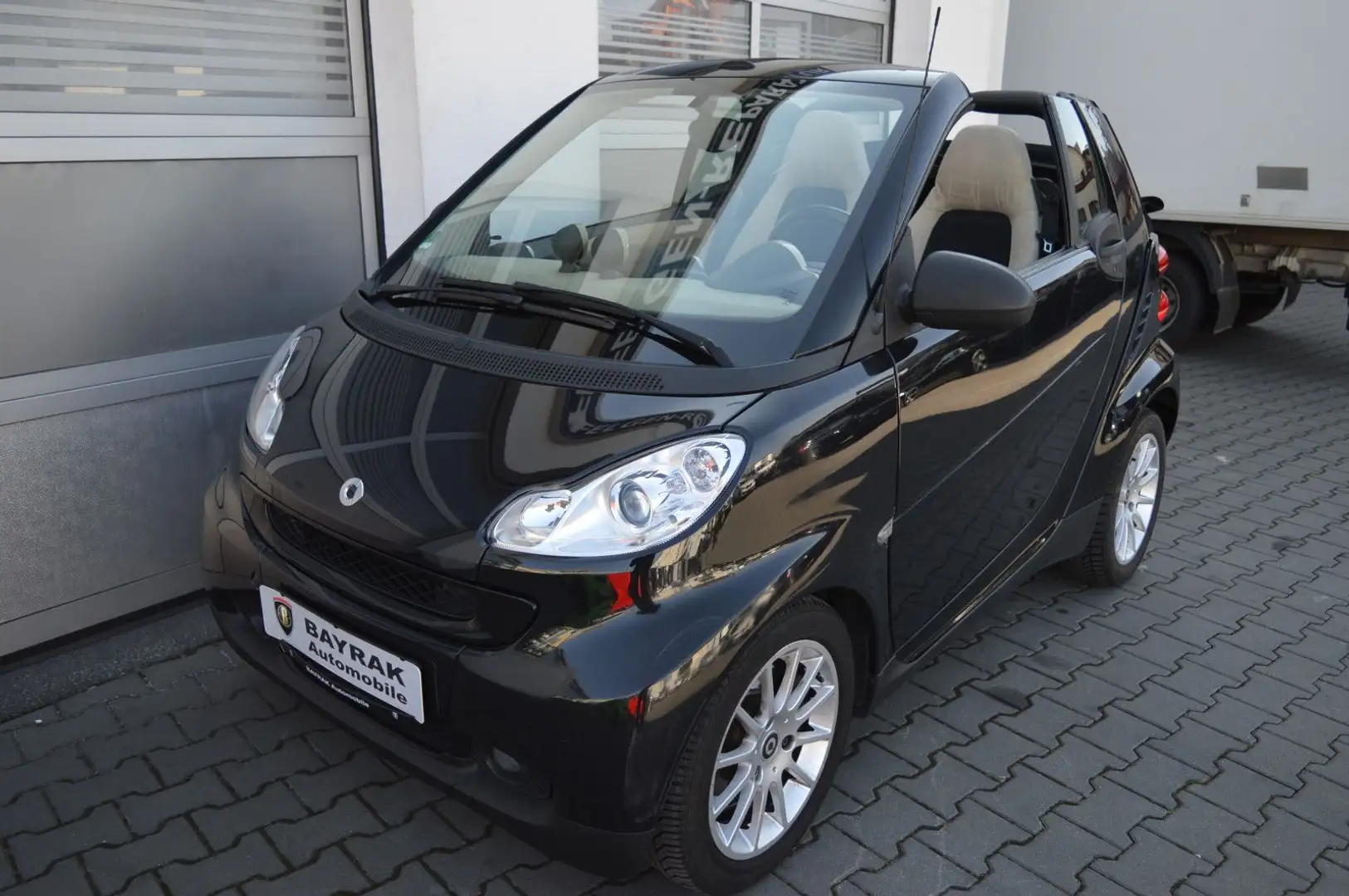 smart forTwo Cabrio Passion 84PS*Klima*Softouch*TÜVNEU Schwarz - 1