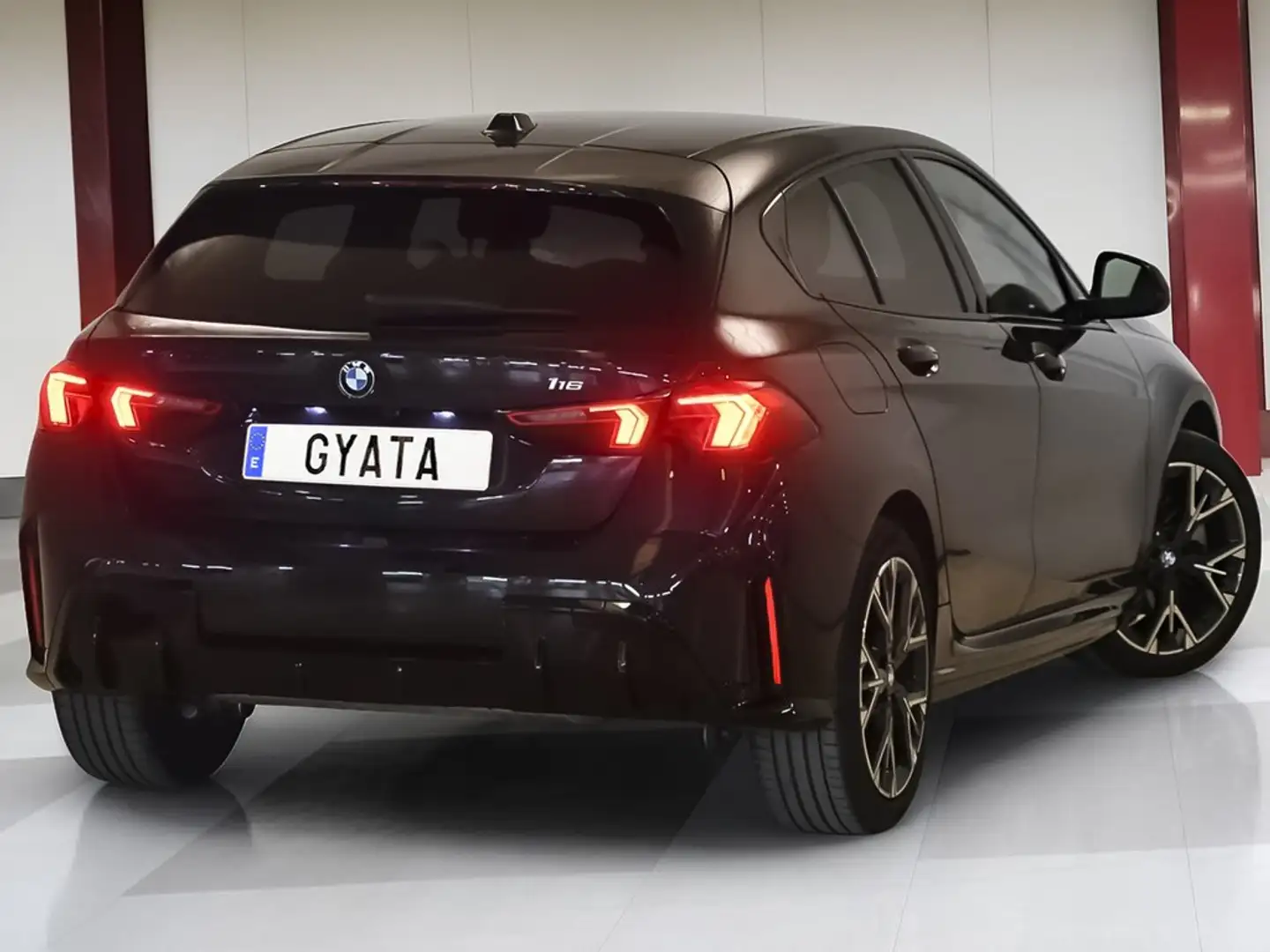 BMW 116 116iA Negro - 2