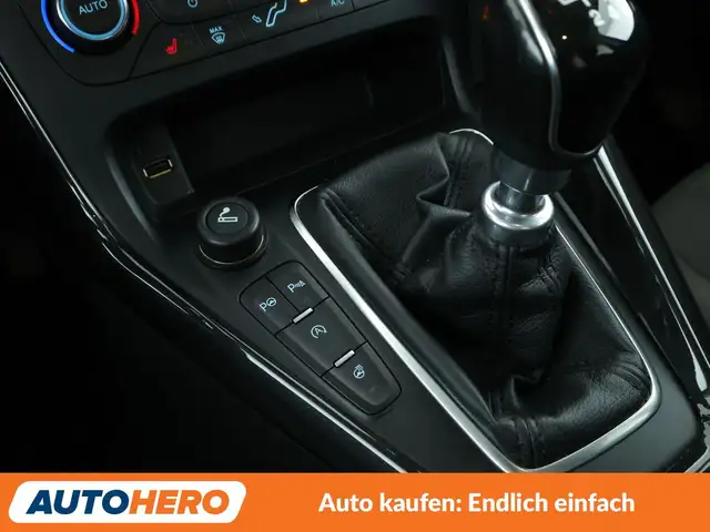 Ford Focus view 24