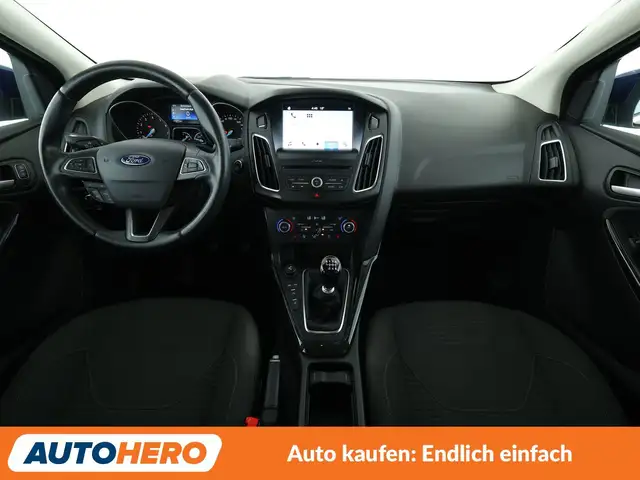 Ford Focus view 12