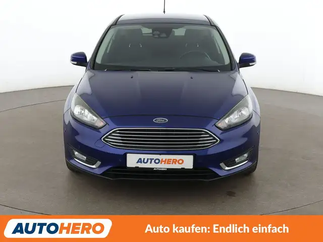 Ford Focus view 9