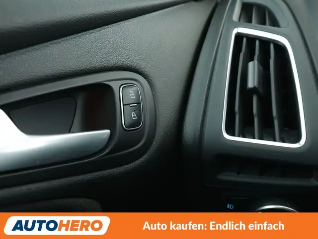 Ford Focus view 27