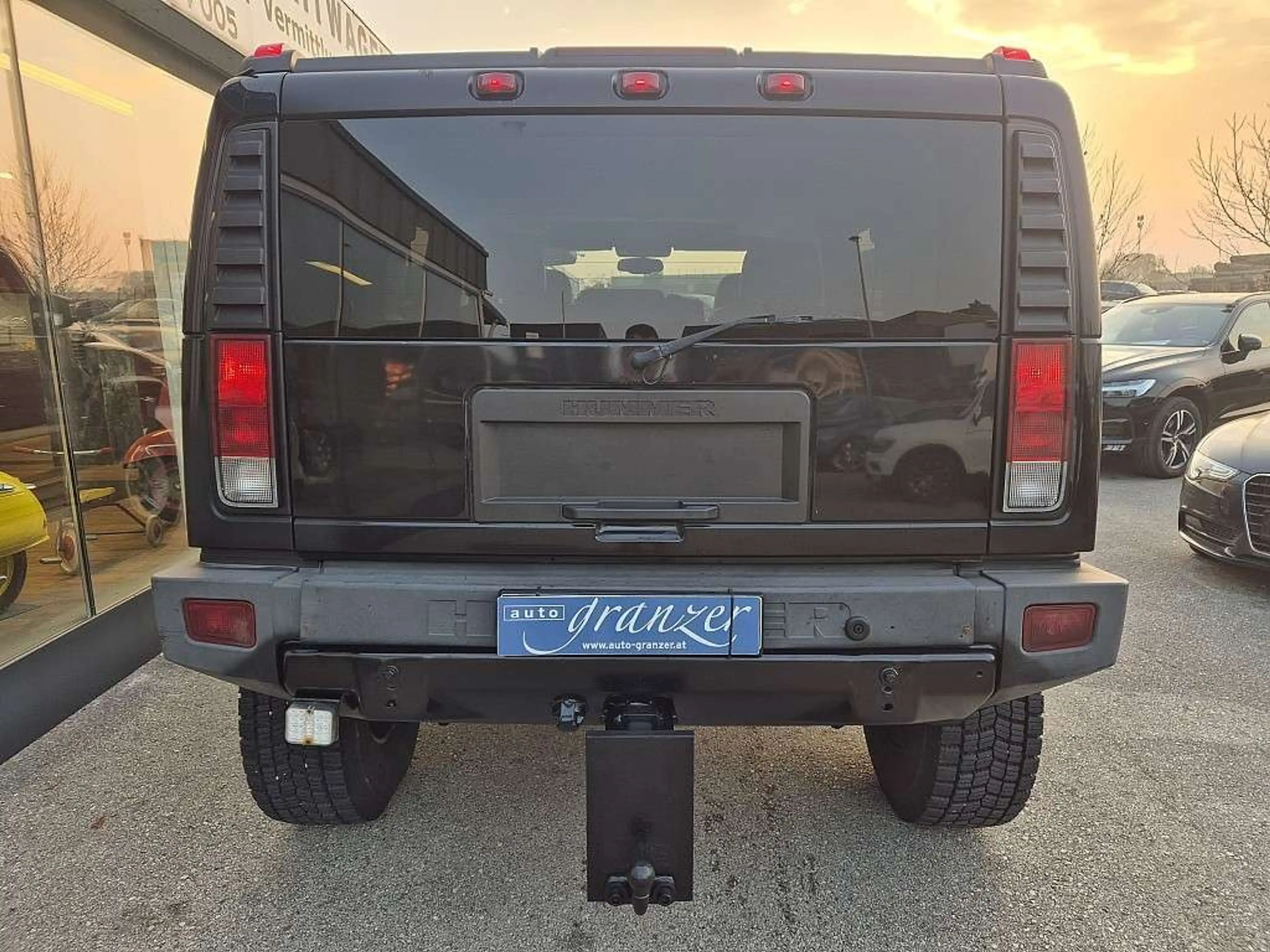 HUMMER H2 SUV Luxury — photo 6