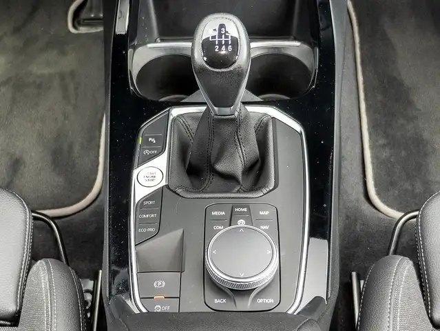 BMW 1 Series view 8