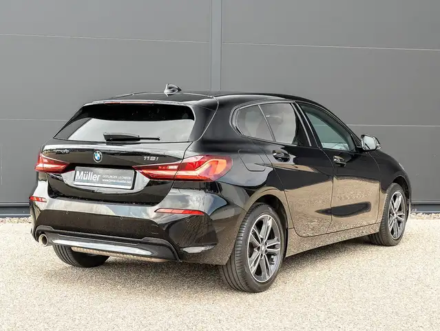 BMW 1 Series view 2