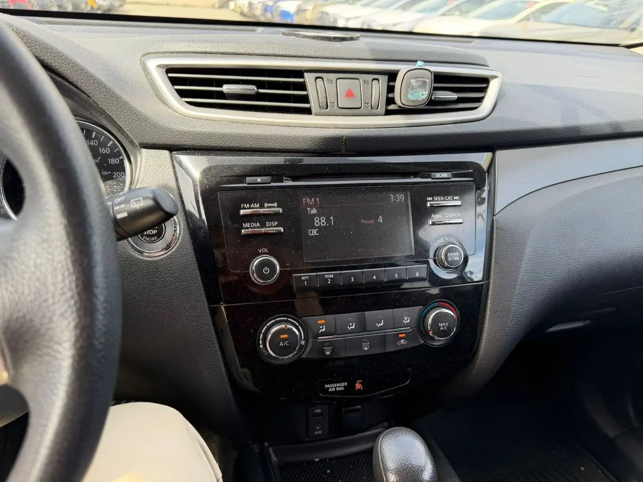 Nissan Rogue снимка Nissan Rogue