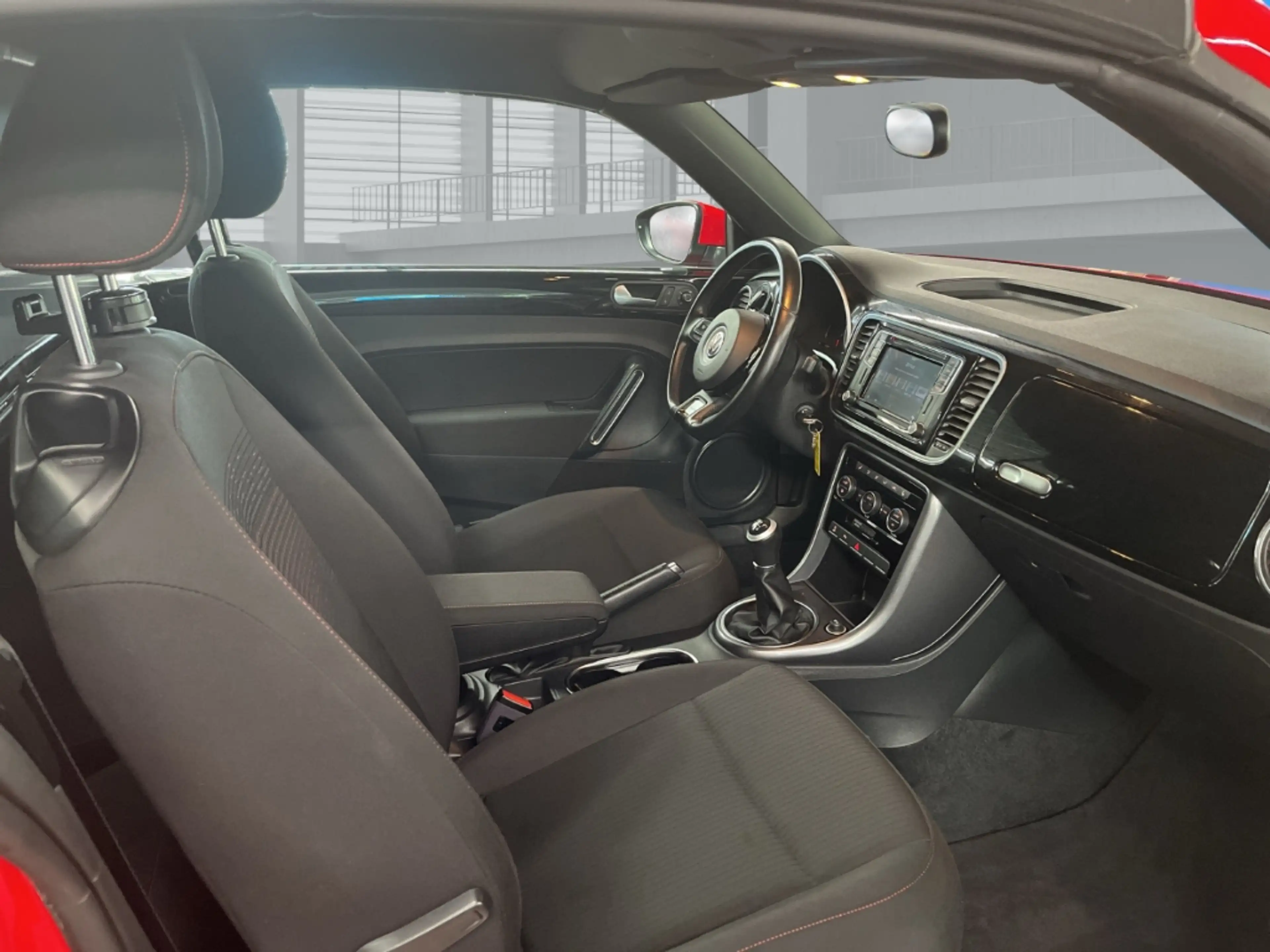 Volkswagen Beetle Sound Cabriolet SOUND 1.2 TSI Navi Dyn. Kurvenlich — photo 5